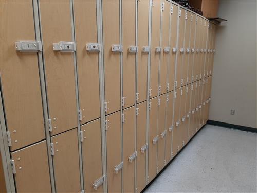 LOCKERS 